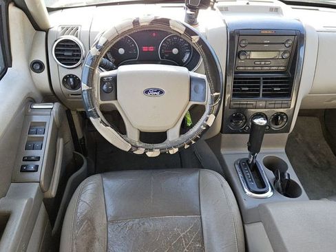 Used 2007 Ford Explorer XLT image 5