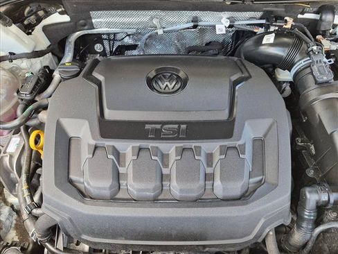 Used 2022 Volkswagen Tiguan SE R-Line FWD image 21