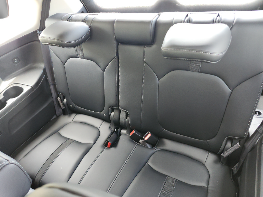 Used 2025 Honda Pilot EX-L image 35