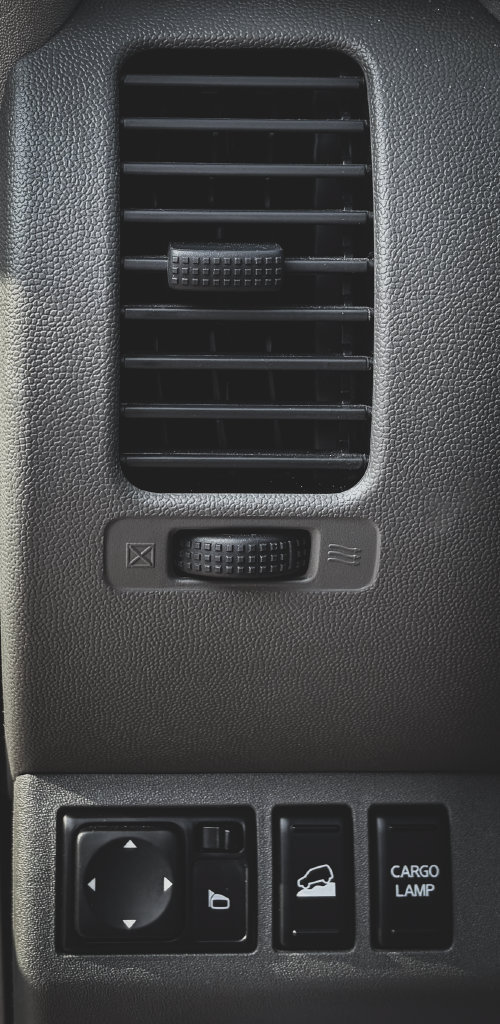 Used 2020 Nissan Frontier SV w/ Midnight Edition Floor Mats AWD/4WD image 7