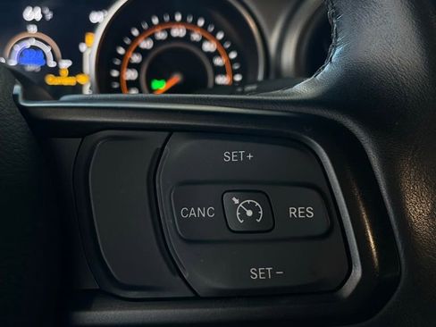 Used 2022 Jeep Wrangler Unlimited Sport image 39