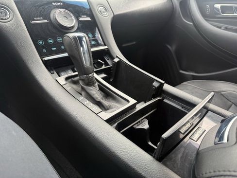 Used 2013 Ford Taurus SHO image 26