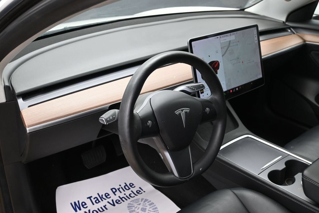Used 2021 Tesla Model 3 Standard Range Plus RWD image 9