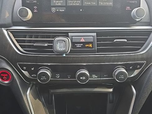 Used 2022 Honda Accord Touring image 7