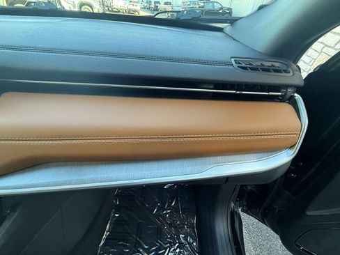 Used 2024 Jeep Compass Limited image 50