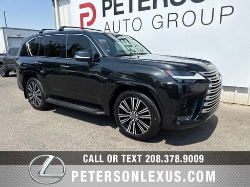 Used 2025 Lexus LX 600 4WD w/ Accessory Package (2T) image 2