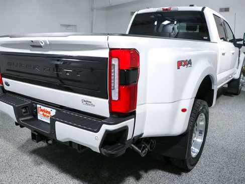 Used 2025 Ford F450 Platinum w/ FX4 Off-Road Package AWD/4WD image 7
