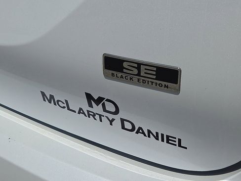 Used 2024 Mitsubishi Outlander SE Black Edition AWD/4WD image 8