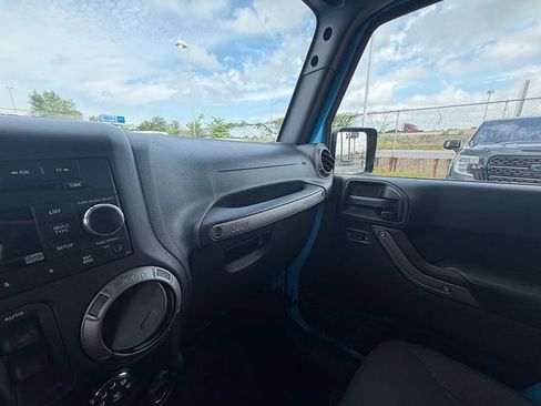 Used 2017 Jeep Wrangler Unlimited Sport w/ Quick Order Package 24S AWD/4WD image 34