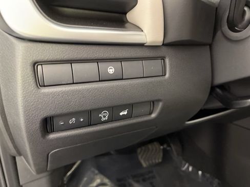 New 2026 Nissan Rogue SV FWD image 30