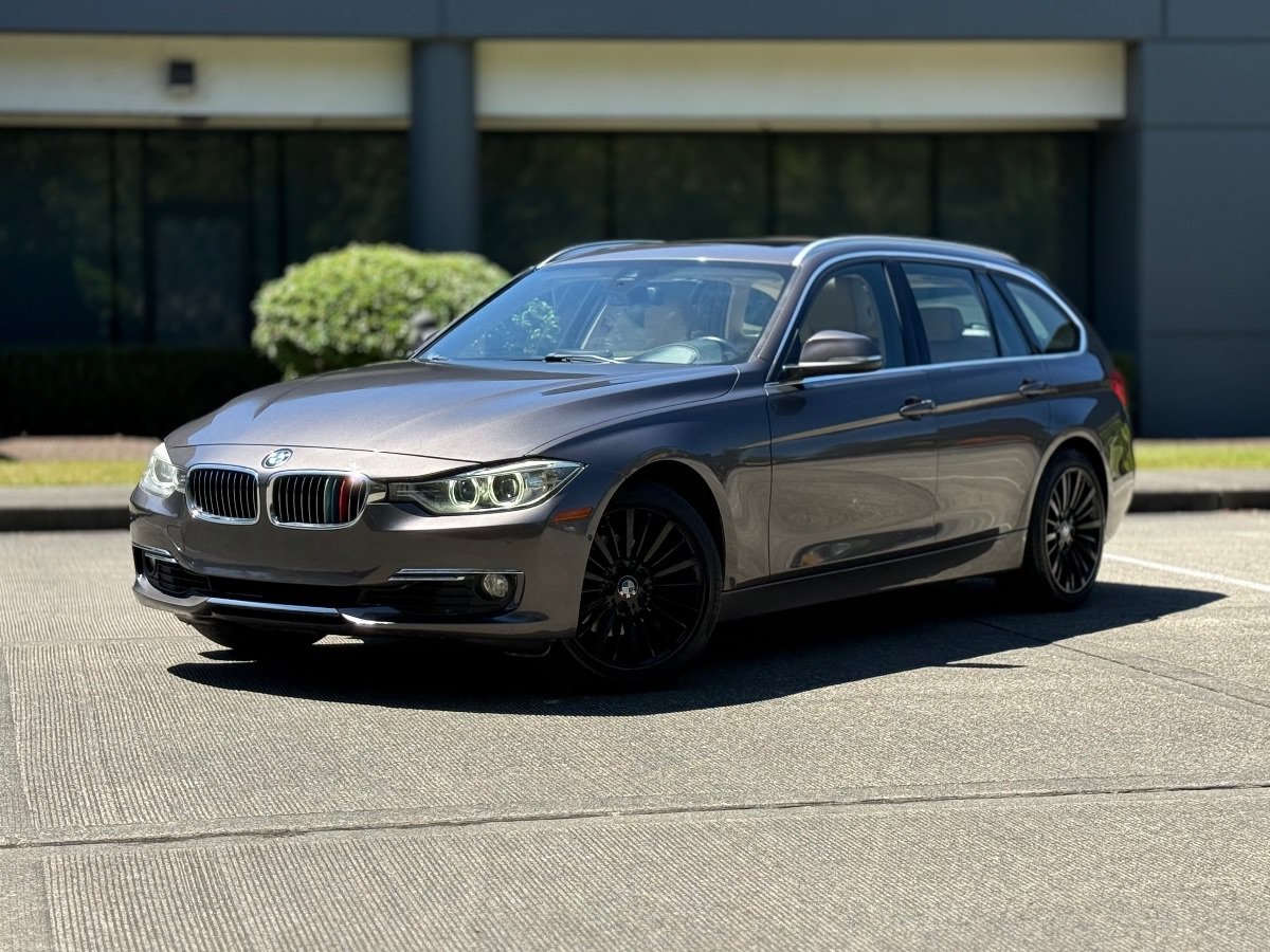 Used 2014 BMW 328i xDrive Wagon AWD/4WD image 8