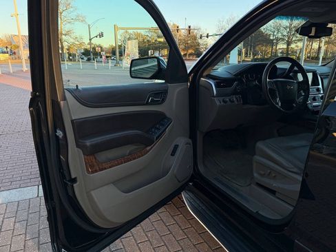 Used 2016 Chevrolet Tahoe LTZ AWD/4WD image 13