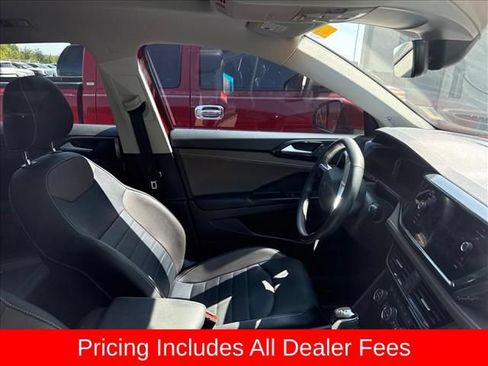 Used 2022 Volkswagen Taos SEL AWD/4WD image 4