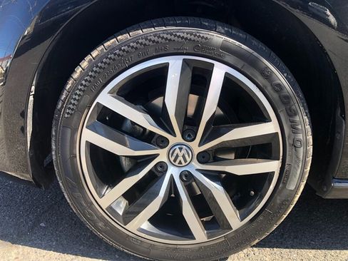 Used 2016 Volkswagen Golf Limited Edition FWD image 17