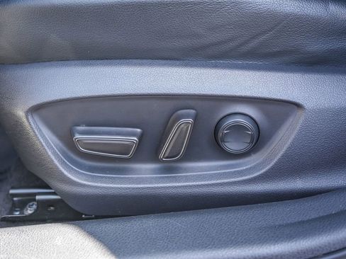 Used 2019 Toyota Camry SE w/ Carpet Mat Package FWD image 24