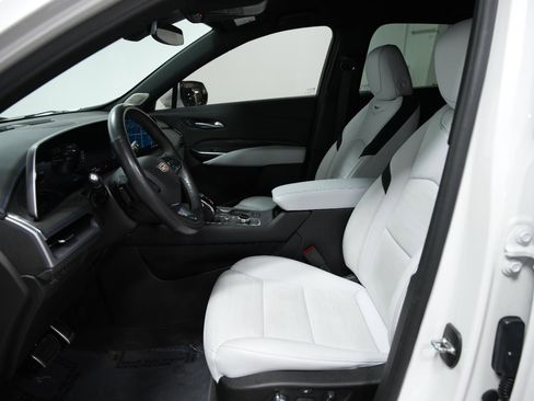 Used 2024 Cadillac XT4 Sport image 30
