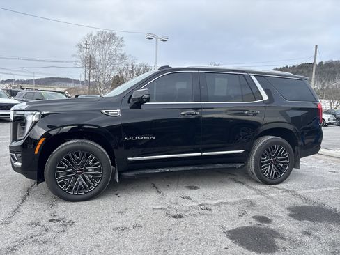 Used 2025 GMC Yukon Elevation w/ Elevation Premium Package image 7