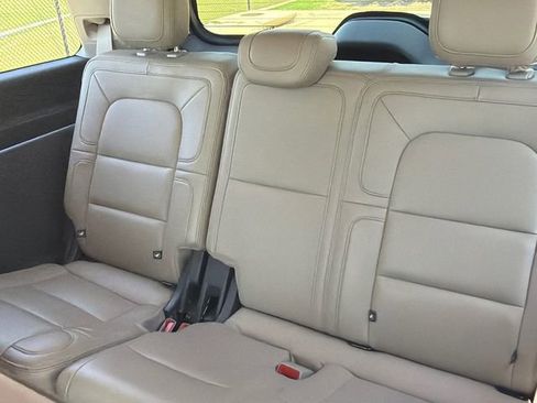 Used 2023 Lincoln Navigator 4WD image 13
