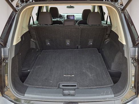 Used 2025 Nissan Rogue SV FWD image 12