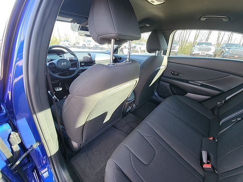 Used 2025 Hyundai Elantra SEL w/ Cargo Package image 27