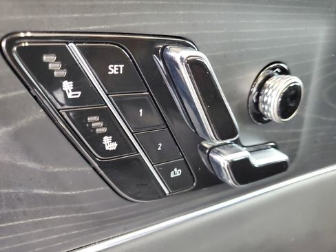Used 2024 Cadillac Lyriq Luxury RWD image 19