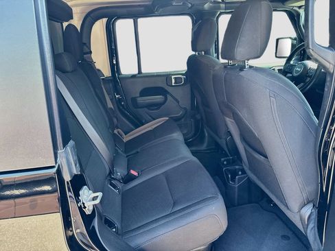 Used 2022 Jeep Gladiator Sport AWD/4WD image 24