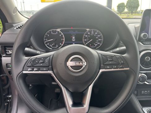 Used 2025 Nissan Sentra SV FWD image 25