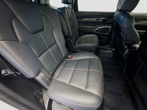 Used 2022 Kia Telluride EX w/ EX Premium Package image 14