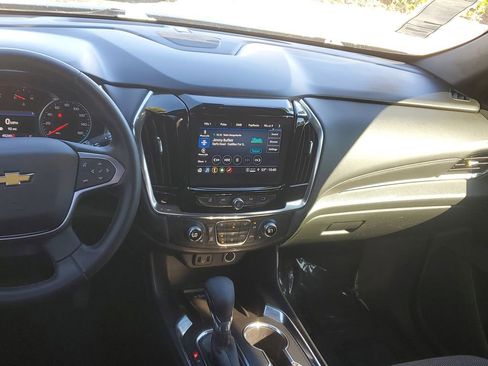 Used 2023 Chevrolet Traverse LT image 22