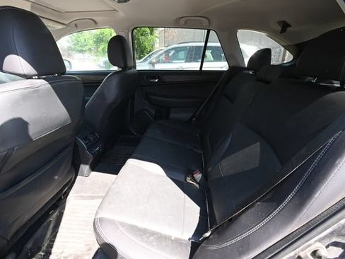 Used 2018 Subaru Outback 2.5i Limited AWD/4WD image 9