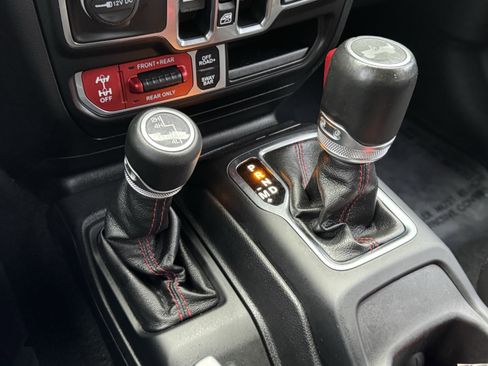 Used 2021 Jeep Wrangler Unlimited Rubicon image 31