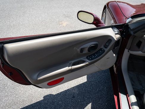 Used 2003 Chevrolet Corvette Convertible w/ Preferred Equipment Group1 RWD image 14