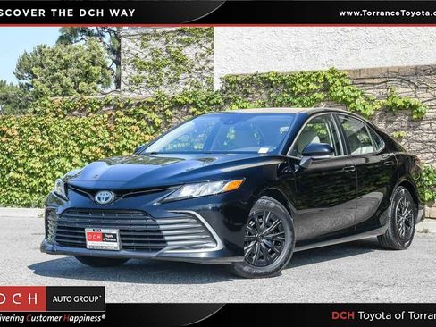 Used 2022 Toyota Camry LE FWD image 1