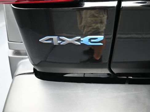 Used 2023 Jeep Wrangler Unlimited Rubicon 4xe AWD/4WD image 5
