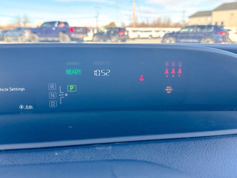 Used 2021 Toyota Prius Prime XLE image 28