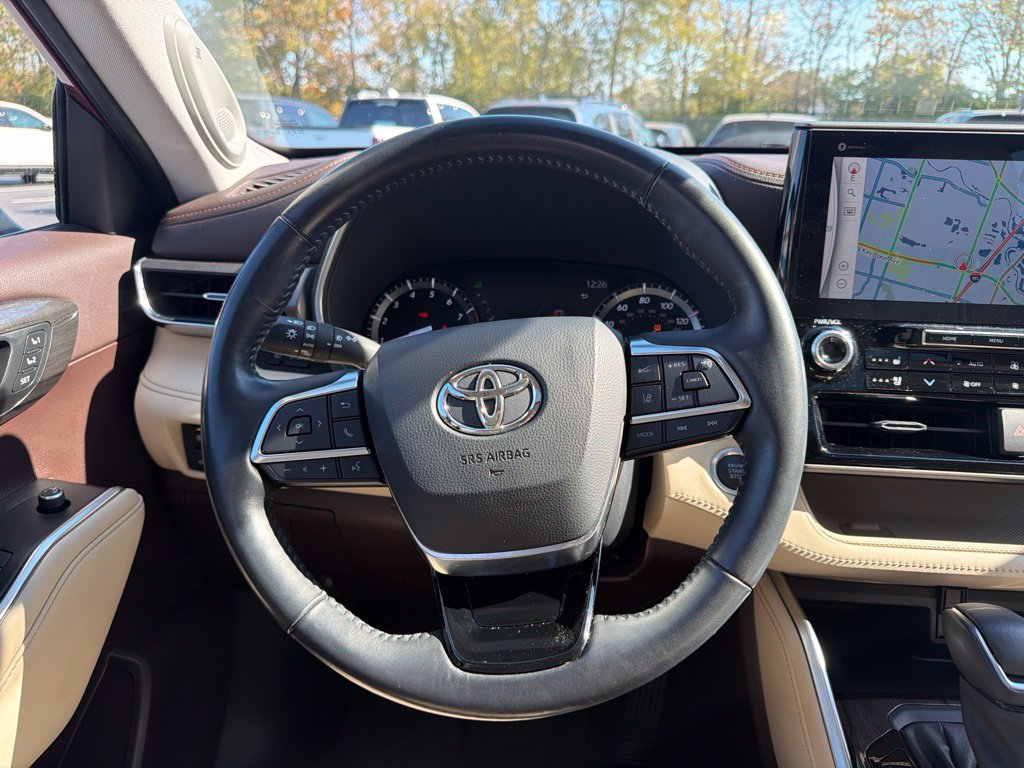 Used 2021 Toyota Highlander Limited AWD/4WD image 13