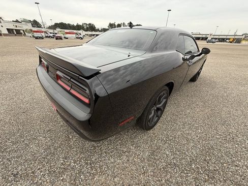 Used 2020 Dodge Challenger SXT w/ Blacktop Package image 6