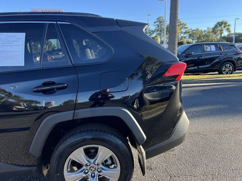 Used 2022 Toyota RAV4 XLE image 8