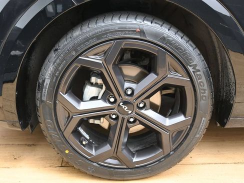 Used 2023 Kia Niro SX Touring FWD image 11