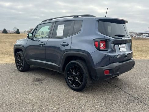 Used 2022 Jeep Renegade Altitude image 4