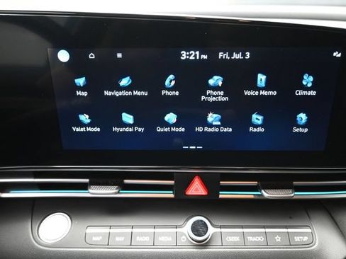 Used 2024 Hyundai Elantra SEL w/ Convenience Package FWD image 4