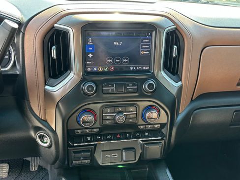 Used 2021 Chevrolet Silverado 3500 High Country AWD/4WD image 18