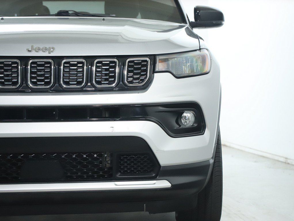 Used 2025 Jeep Compass Limited AWD/4WD image 7