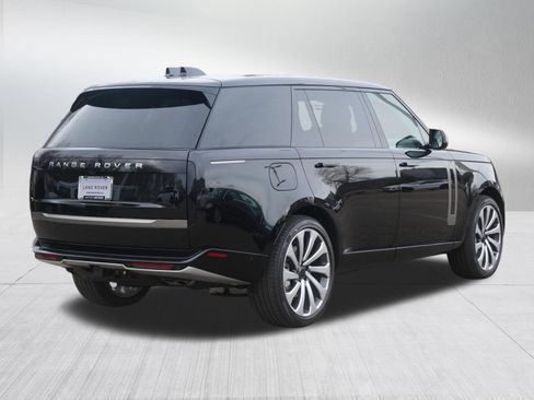 New 2026 Land Rover Range Rover Long Wheelbase SE image 2