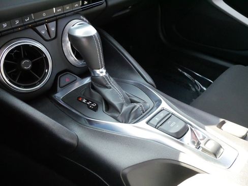 Used 2022 Chevrolet Camaro LT image 25