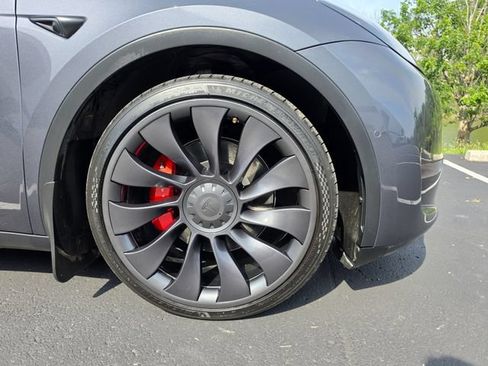 Used 2022 Tesla Model Y Performance AWD/4WD image 3