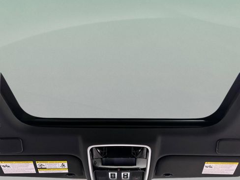 Used 2026 Land Rover Range Rover Velar Dynamic SE image 10