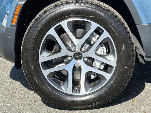 New 2026 Land Rover Defender 110 S image 12