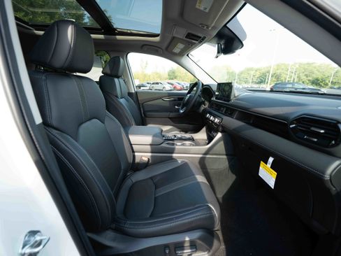 New 2025 Honda Pilot Touring image 27