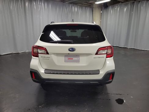 Used 2019 Subaru Outback 2.5i Touring image 8
